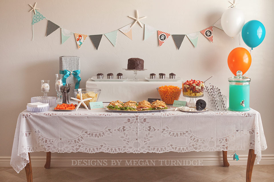 A birthday room with themed table 