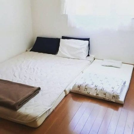 Co-sleeping for baby and parent sharing room
