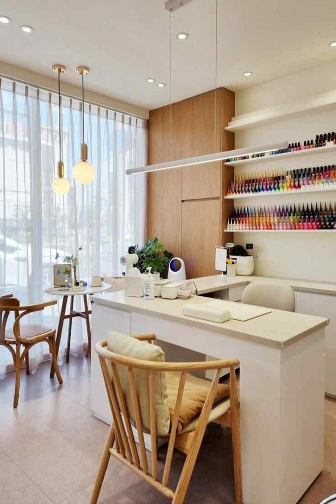 Huge window for the natural light at the nail room