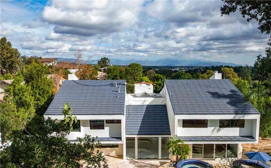 Back view of Blueface Home 