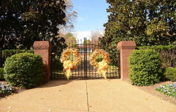 Entrance of Dolly Parton Home