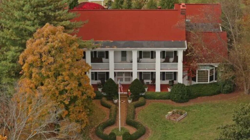 Front Side of Dolly Parton Home