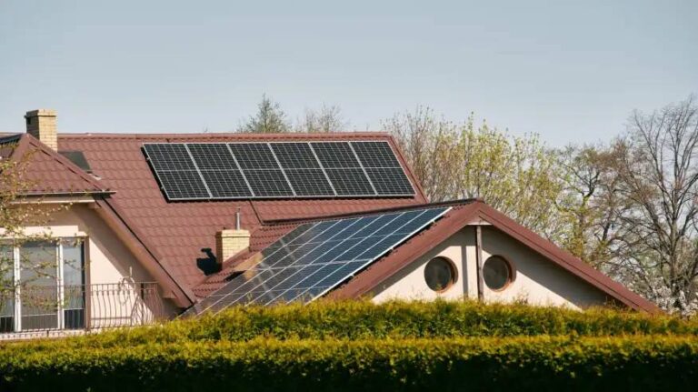 Why-Canadian-Solar-Panels-Are-a-Smart-Investment-for-American-Homeowners-in-2025