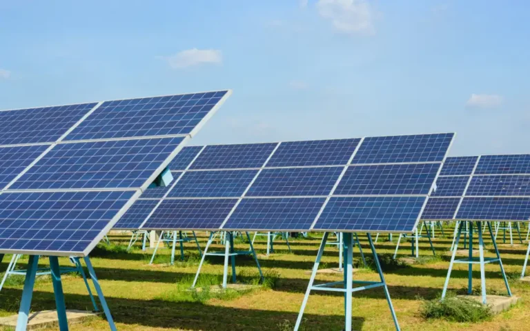 Why Canadian Solar Panels Are a Smart Investment for American Homeowners in 2025 Why-Canadian-Solar-Panels-Are-a-Smart-Investment-for-American-Homeowners-in-2025
